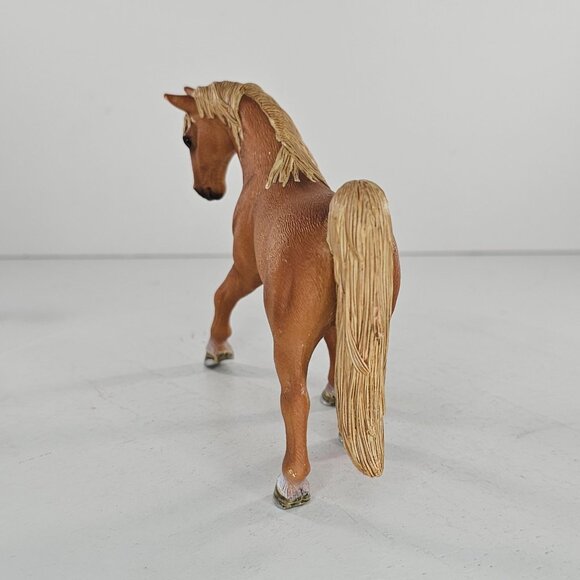 Schleich Tennessee Walker Stallion Chestnut Horse #13631 - Picture 6 of 7
